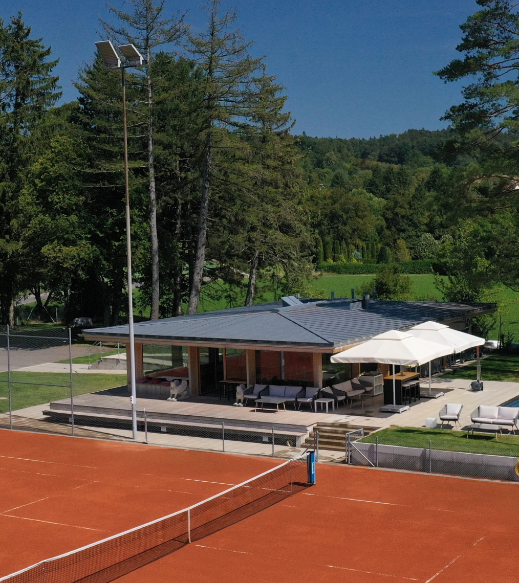 Umfassende Dienstleistungen in der <span class="--inline --brand ">Lazarov Tennislehrer in Zollikon</span>